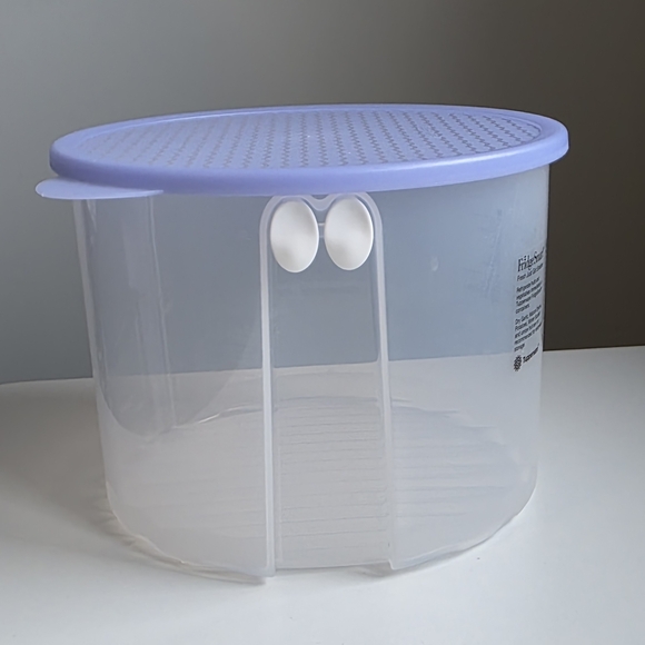 Tupperware FridgeSmart Lettuce Container - Picture 1 of 10